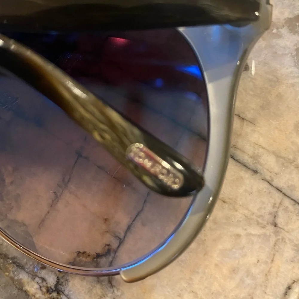 Tom Ford Women's Sunglasses TF365
Leona Cat Eye Grey Silver Lens Brown gradient - Picture 10 of 11